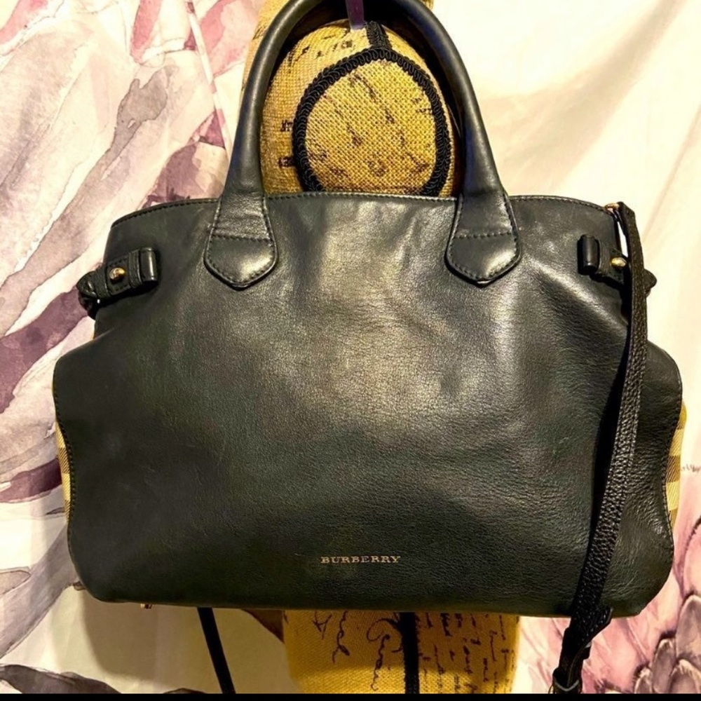 Burberry handbag bag medium size